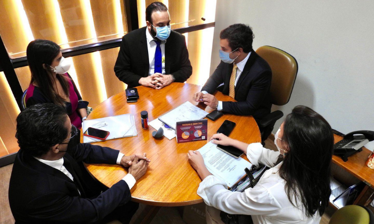 Camila Jara e Professor Juari buscam emendas para projetos da Capital