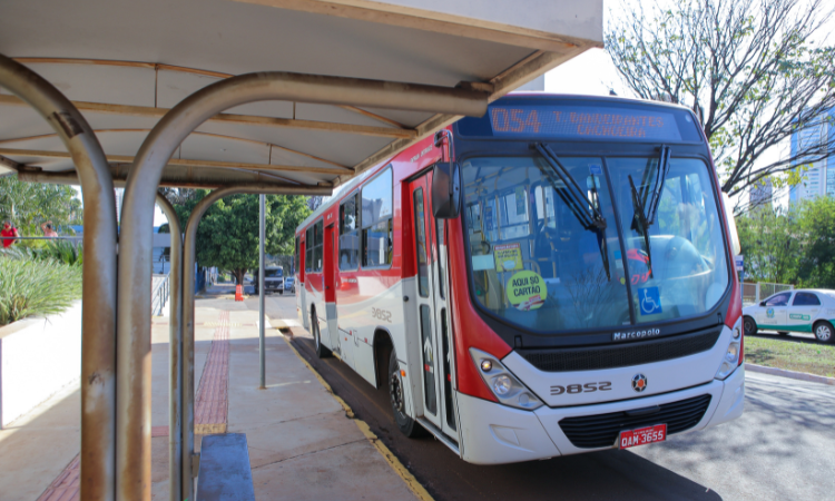 Petição on-line reúne assinaturas pelo congelamento da tarifa de ônibus, que pode passar de R$ 6,00