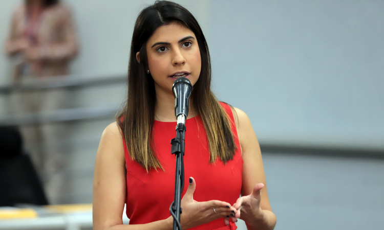 Camila Jara defende melhores condições de trabalho para guardas civis metropolitanos