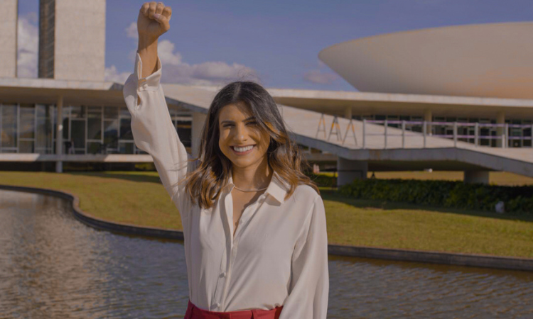 Camila Jara toma posse como deputada federal