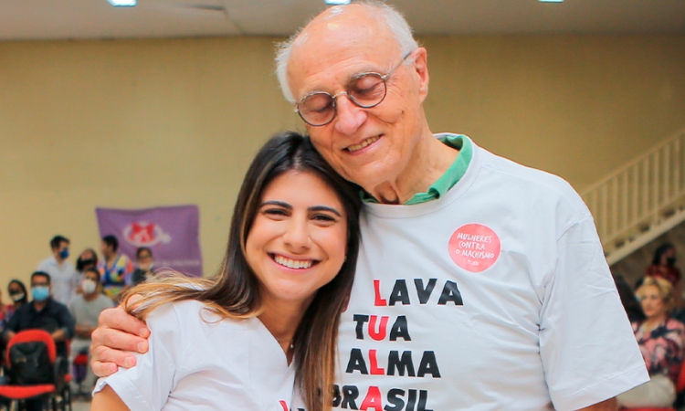 Camila Jara quer fundo para Renda Básica para proteger trabalhadores do avanço da tecnologia